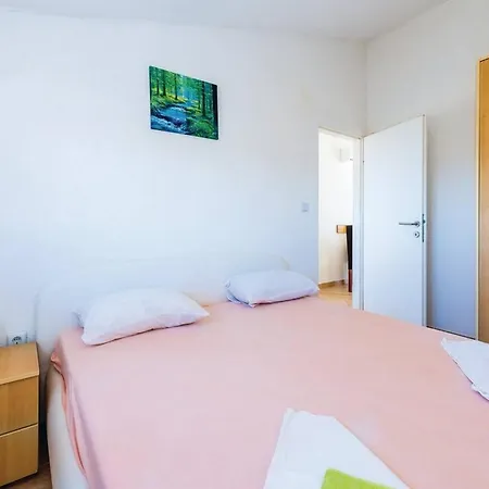 S&g Leko Apartman Rogoznica